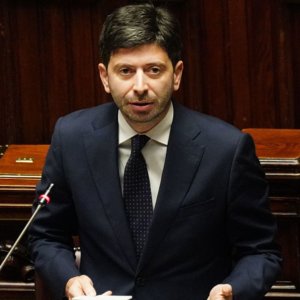 Speranza: “12 regioni in arancione, emergenza fino al 30 aprile”