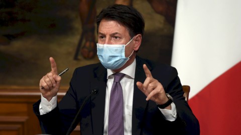 Iva al 4%, Conte: “Costa troppo, ma interverremo”