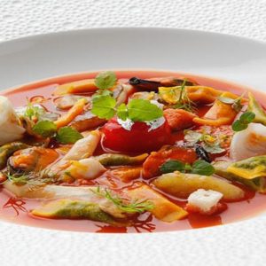 Emanuele Petrosino's recipe: Raviolini del plin، شوربہ اور استرا کلیم سوپ