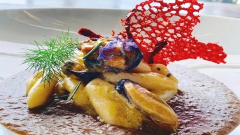 La ricetta di Camillo Sorrentino: Cavatelli con cozze e finocchietto su crema di fagioli butirri.