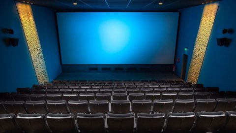 شارٹ فلم فیسٹیول، سماجی اور پائیداری کے سینما نے روم کو "بلیک سلک ٹیولپس" سے مسحور کر دیا