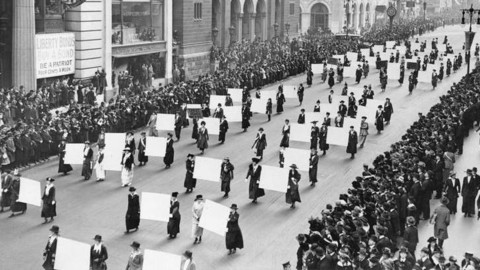 今日の出来事 – Suffragette、1915 年、ニューヨークでの歴史的な行進