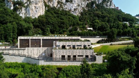 Capri, Terna la collega alla terraferma e l’elettricità è 100% green