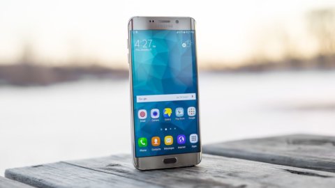 Samsung, utile record +58,6% grazie a chip e smartphone.  Per Huawei ricavi e profitti in picchiata