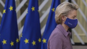 La presidente della Commissione Ue Ursula von der Leyen parla del programma Sure