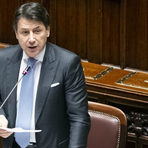 Conte chiude a Renzi, si appella ai “costruttori” e promette il proporzionale