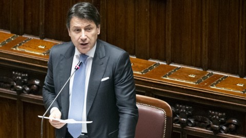 Conte chiude a Renzi, si appella ai “costruttori” e promette il proporzionale