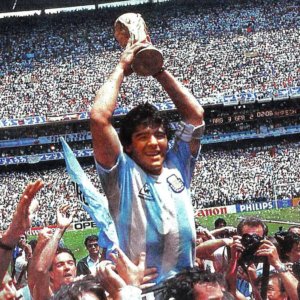 Di Castellino, roti dan pasta dibeli dengan dukat Maradona