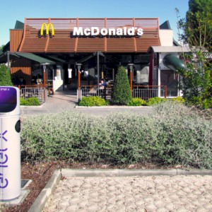 Auto elettriche: McDonald’s e Enel X, accordo su 200 colonnine