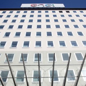 Enel acquisisce impianti idroelettrici da Erg per un miliardo