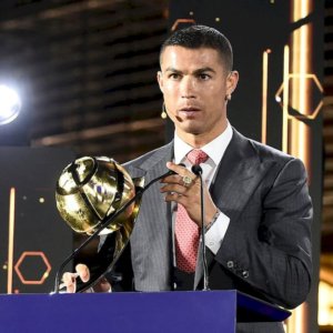 শতাব্দীর সেরা ফুটবলার CR7 এবং বর্ষসেরা ফুটবলার লেভানডভস্কি