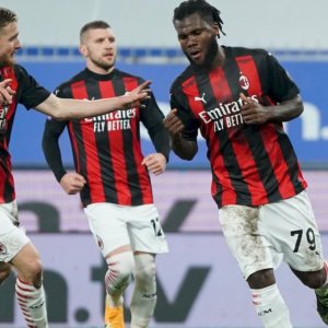 Milan ralentit. L'Inter, la Juve, Rome et Naples en profitent