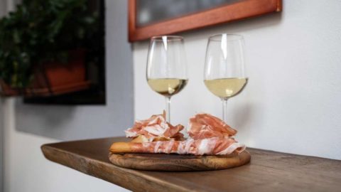 Aperitiv acasă: Prosciutto di San Daniele inițiativă de sprijinire a restauratorilor italieni