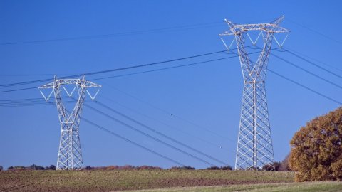Terna: i consumi elettrici tornano ai livelli pre-Covid