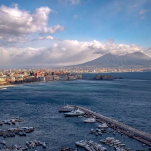 Pozzuoli'de deprem: Hükümet bugün kanun hükmünde kararnameyi tartışıyor ve belediye başkanları acil durum planları ve kaynakları istiyor