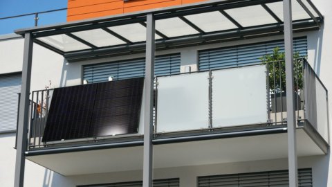 Photovoltaic on the balcony of the house? 90 euros less in the bill