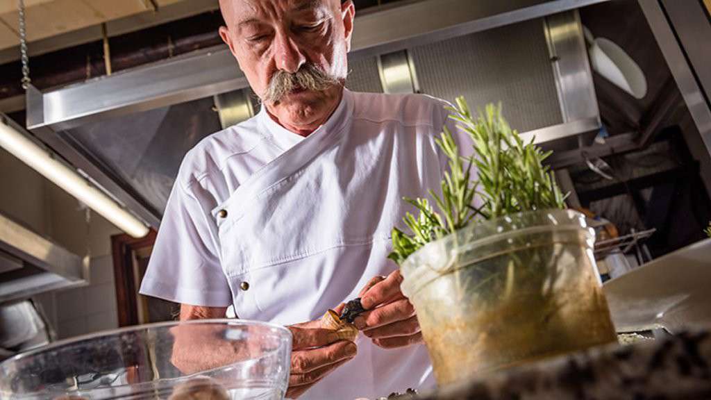 chef Giovanni Rugolotto of the Hostaria San Benedetto di Montagnana in the kitchen