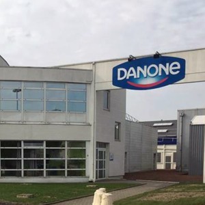 Danone Rusya'dan ayrılıyor: faaliyetlerin terk edilmesi bir milyar dolarlık bir devalüasyona mal oluyor