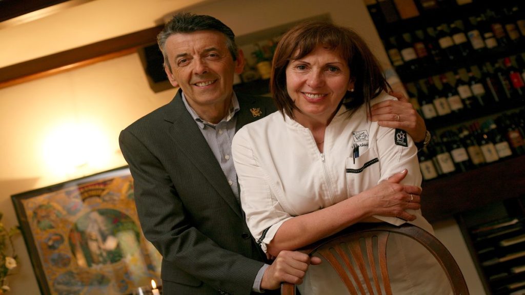 Chef Mariuccia Roggero no restaurante San Martco em Canelli e Piercarlo Ferraro