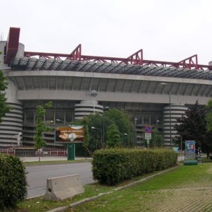 Stadio Milano, il Meazza agibile per altri 10 anni