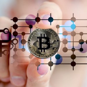 Bitcoin ancora al record ma l’incognita vaccini pesa sulle Borse