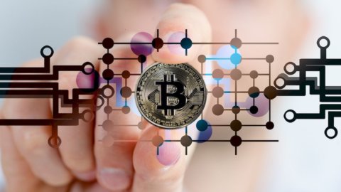 Coinbase debutta al Nasdaq e la febbre da bitcoin s’impenna