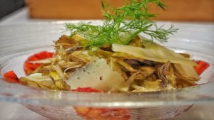 Crudité di carciofi spinosi di menfi con asiago arancia e finocchio