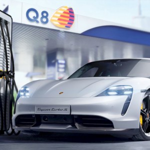 Pengisian mobil listrik: perjanjian EnelX-Porsche-Q8