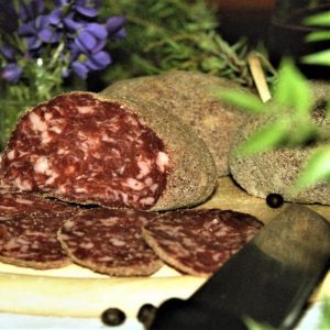 Pitina: el preciado salami de albóndigas de los valles alpinos de origen humilde