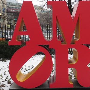 Washington, Taman Sculpute dibuka kembali untuk Hari Valentine dengan "AMOR" oleh Robert Indiana