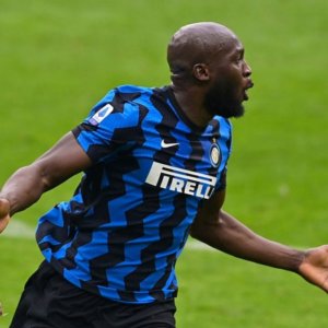 Derby, l’Inter stende il Milan (3-0) e ipoteca lo scudetto