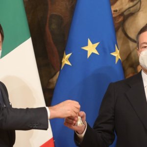 Draghi: “Cinque emergenze ma niente casacche”