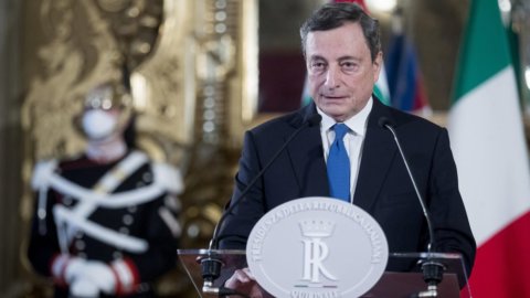 Draghi accetta. “Momento difficile, ma fiducioso nell’unità”