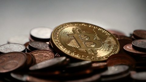 Bitcoin, qué trato: 0,000020 monedas virtuales por un dólar