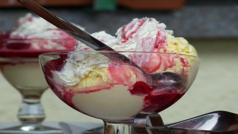 Gelato: oltre a dare piacere nella calura estiva può diventare una dieta-fast