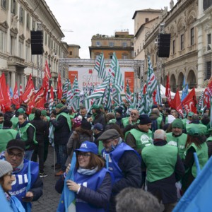 Annuario del lavoro 2022: rinnovati tutti i contratti con aumenti retributivi a volte generosi