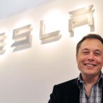 Tesla shock: licenzia 14mila dipendenti per ridurre i costi e il titolo crolla a Wall Street