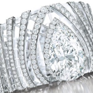 Licitație Sotheby's: brățări cu diamante „L'Odyssée de Cartier”.