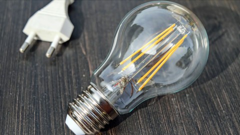 Energia, consumatori e sette aziende firmano accordo innovativo