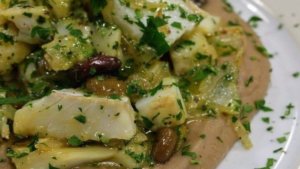 Baccalà, olive taggiasche e polenta di castagne