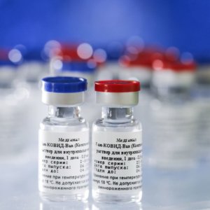 Vaccini, l’Ema valuta Sputnik. Una sola dose a chi ha avuto il Covid