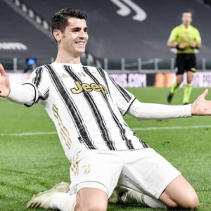 Juve Lazio کو ختم کر دیتا ہے اور Scudetto ریس میں واپس آ گیا ہے۔