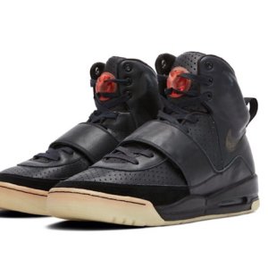 Leilão da Sotheby's: um modelo Nike Air Yeezy usado no Grammy em 2008