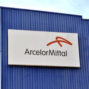 Ex Ilva، رسالة من شركة ArcelorMittal إلى الحكومة لإعادة فتح المفاوضات. طريق ممكن؟