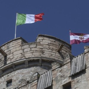 Restaurantes abertos, Trentino antecipa segunda-feira 19