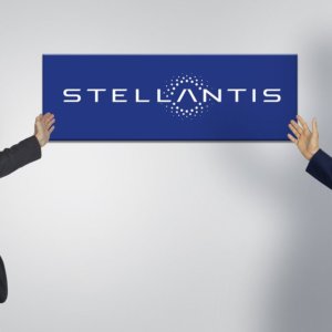 Stellantis: accordo con australiana Gme sulle materie prime per auto elettriche. In corso le trattative sindacali