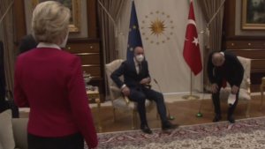 Michel Von der Leyen e Erdogan