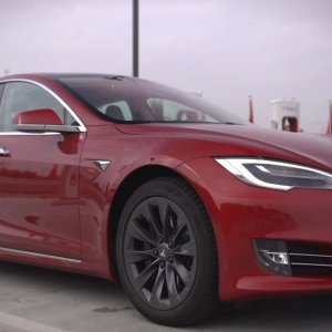 Tesla, nel 2021 boom di vendite: +87%