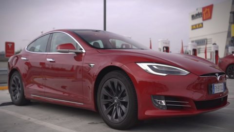 Tesla pertama, sekarang Rivian: mobil listrik menyala