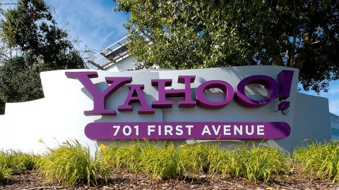 Verizon menjual Yahoo! dan AOL sebesar 4-5 miliar